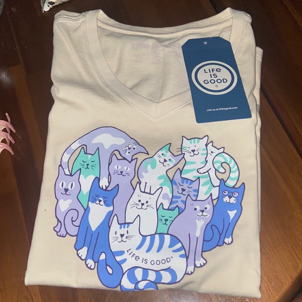 Life is good T-shirt NWT Small